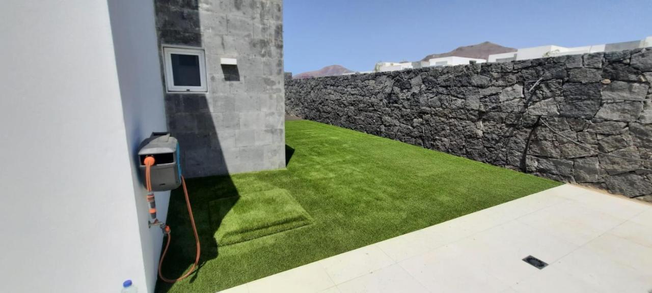 VILLA TRAFALGAR, magnífica casa en la costa ideal para familias que buscan tranquilidad Playa Blanca  Exterior foto