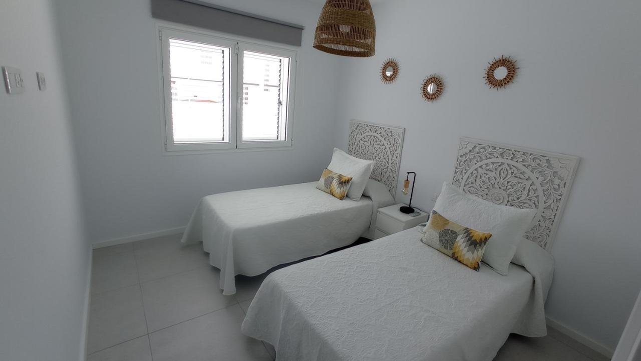 VILLA TRAFALGAR, magnífica casa en la costa ideal para familias que buscan tranquilidad Playa Blanca  Exterior foto